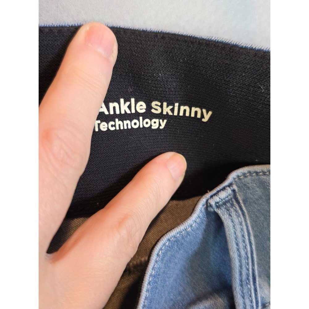 Laurie Felt Silky Denim Curve Ankle Skinny Jeans Light Wash 2XP Comfort Waist - Picture 5 of 15